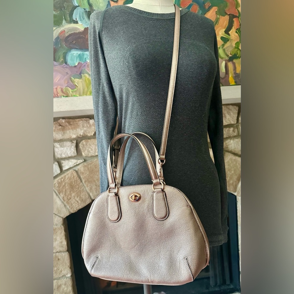 Coach crossbody Handbag in gold metallic leather